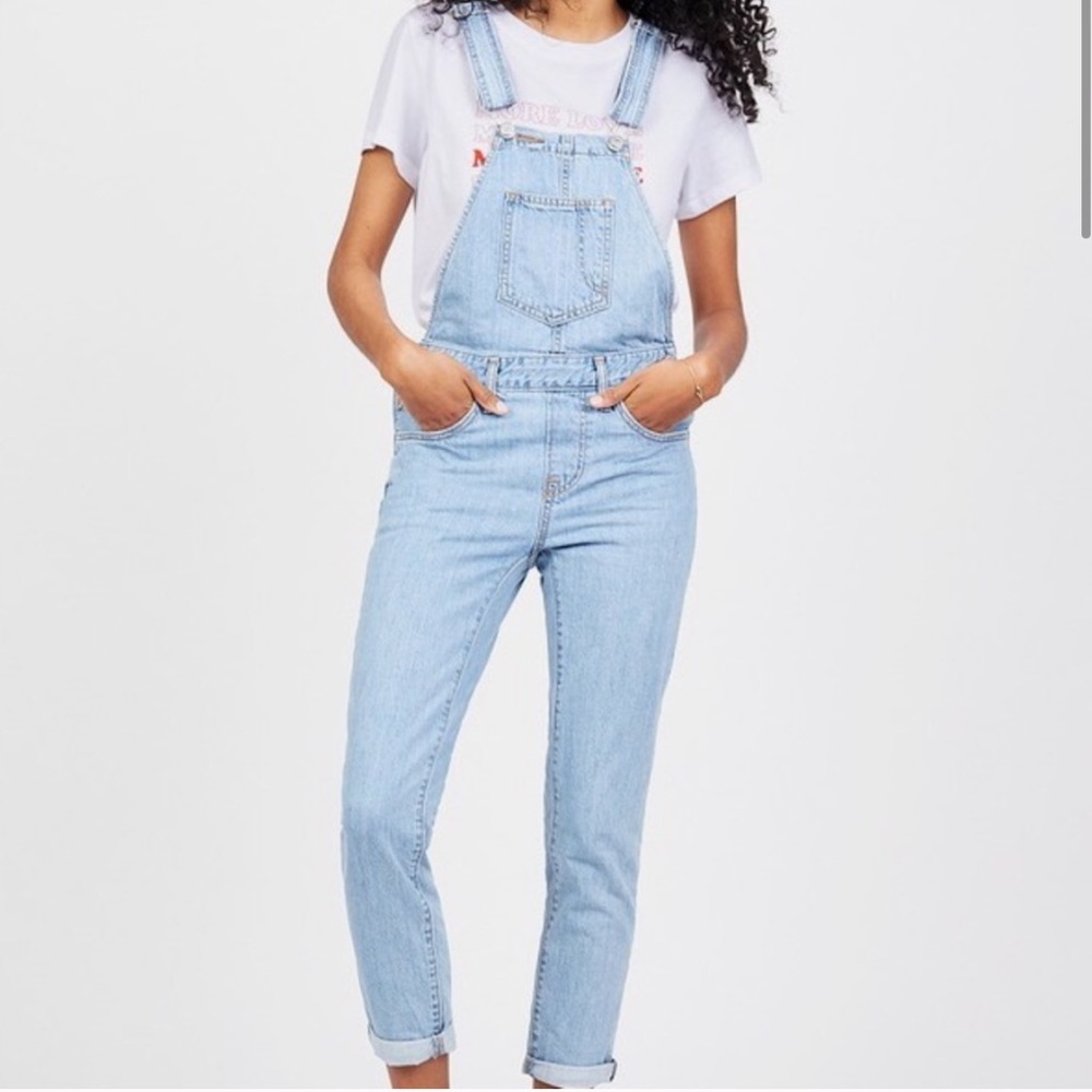 Levi’s vintage light wash overalls